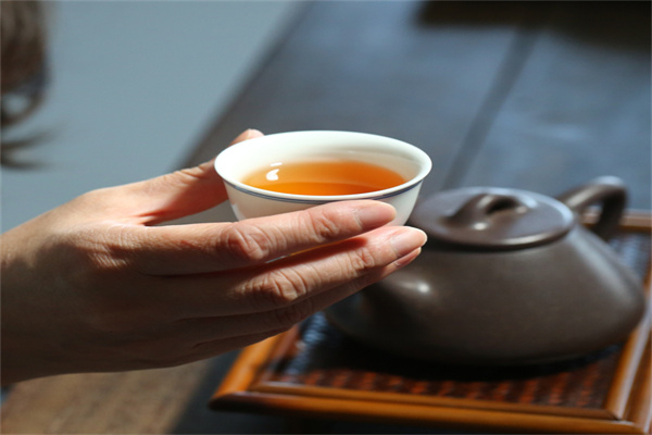 茶文化丨余生，不要亏待自己，喝杯好茶，陶冶升华！